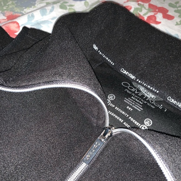 Calvin Klein cowl neck vest - Picture 2 of 3